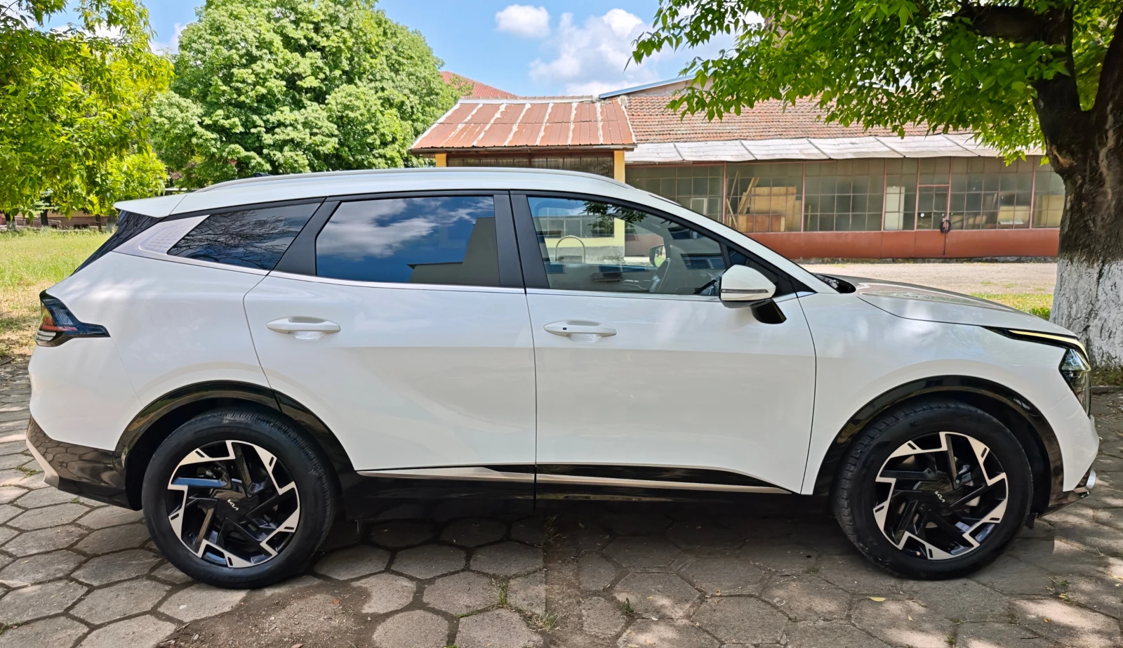 Kia Sportage 2.0 CRDI, снимка 3 - Автомобили и джипове - 54005197