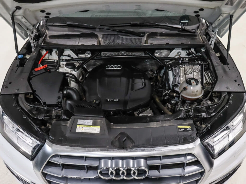 Audi Q5 TFSI quattro Progressive АвтоКредит  (ЦЕНА ДО БГ), снимка 3 - Автомобили и джипове - 54393521