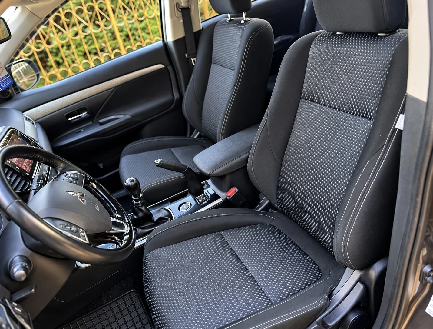 Mitsubishi Outlander 2.2TDi, снимка 8 - Автомобили и джипове - 56728223