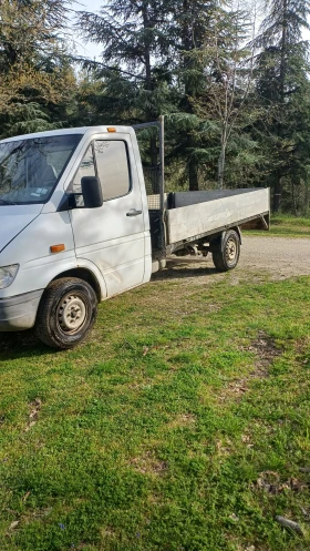 Mercedes-Benz 310, снимка 2