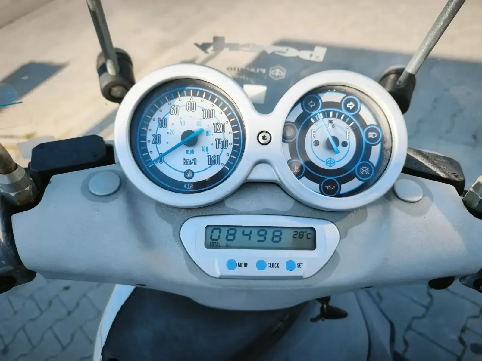 Piaggio Beverly 200, снимка 9 - Мотоциклети и мототехника - 54861934