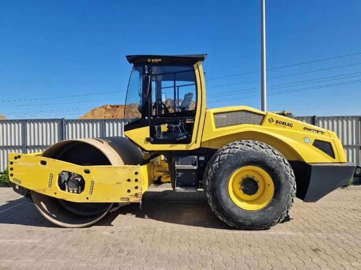 Валяк BOMAG BW211D-5 - изображение 5