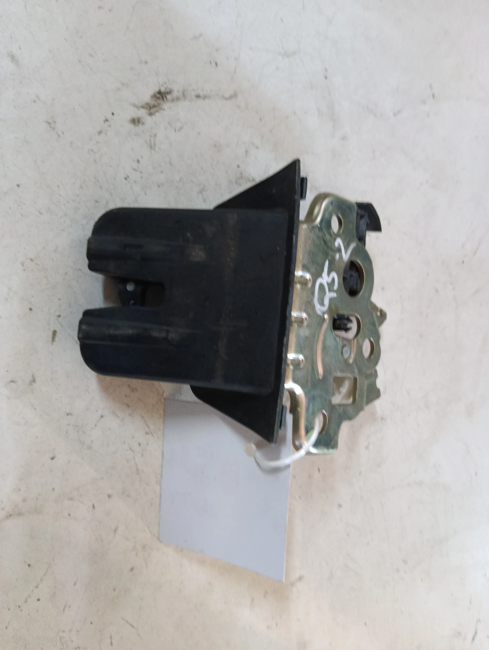 брава заден капак 8R0827505 Audi Q5