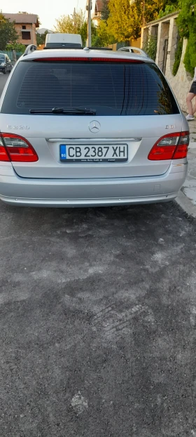 Mercedes-Benz E 220 Елеганс, снимка 16