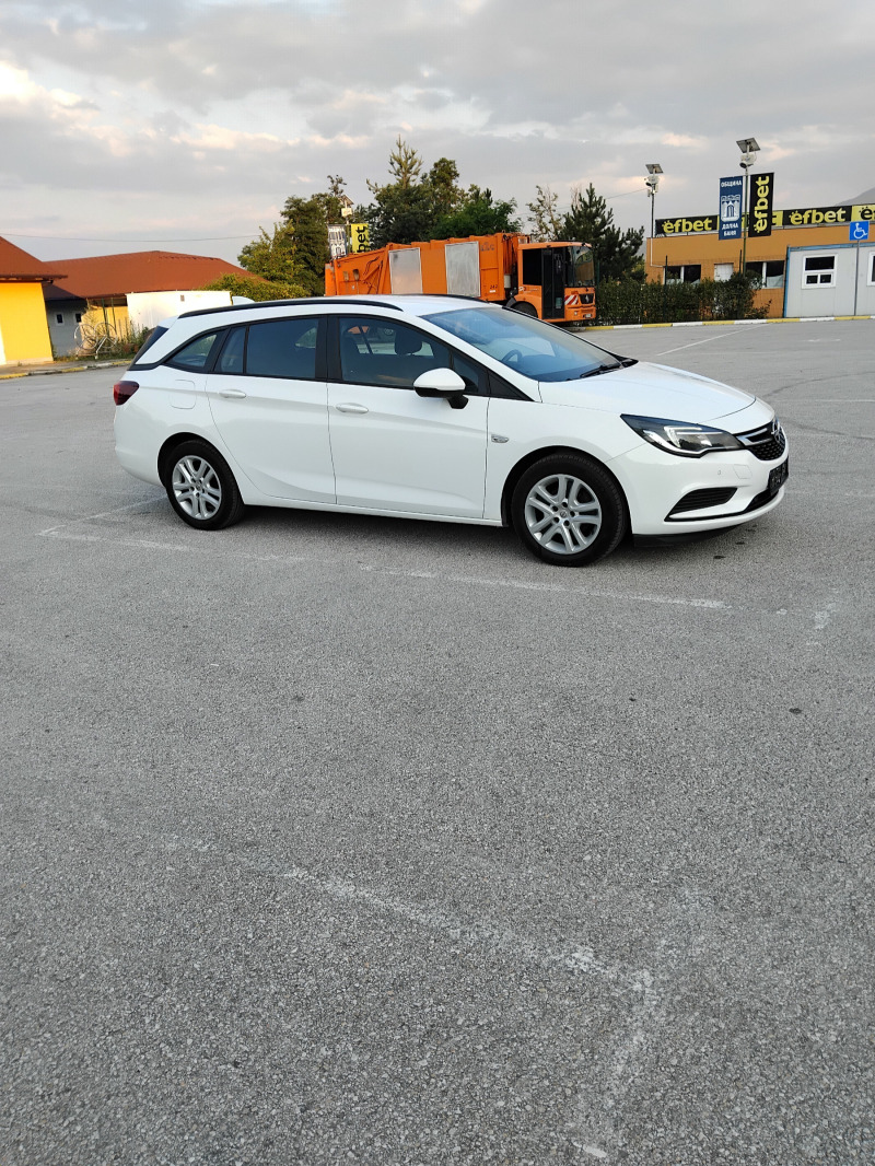 Opel Astra 1.6cdti, снимка 3 - Автомобили и джипове - 46176305