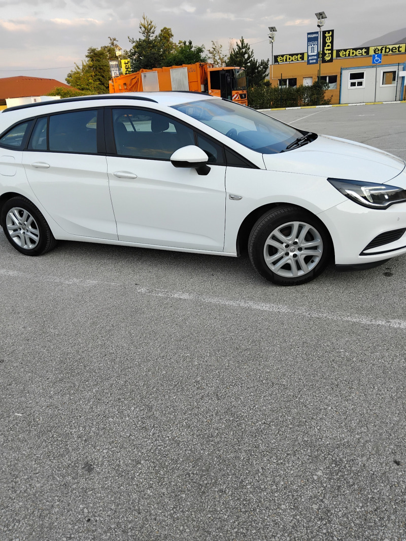 Opel Astra 1.6cdti, снимка 16 - Автомобили и джипове - 46176305