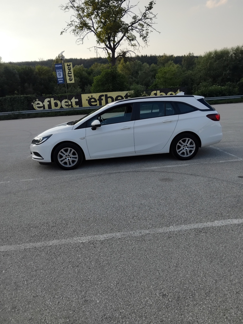 Opel Astra 1.6cdti, снимка 2 - Автомобили и джипове - 46176305