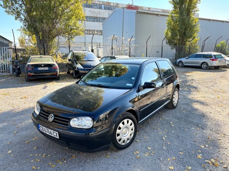 VW Golf, снимка 1 - Автомобили и джипове - 47892971