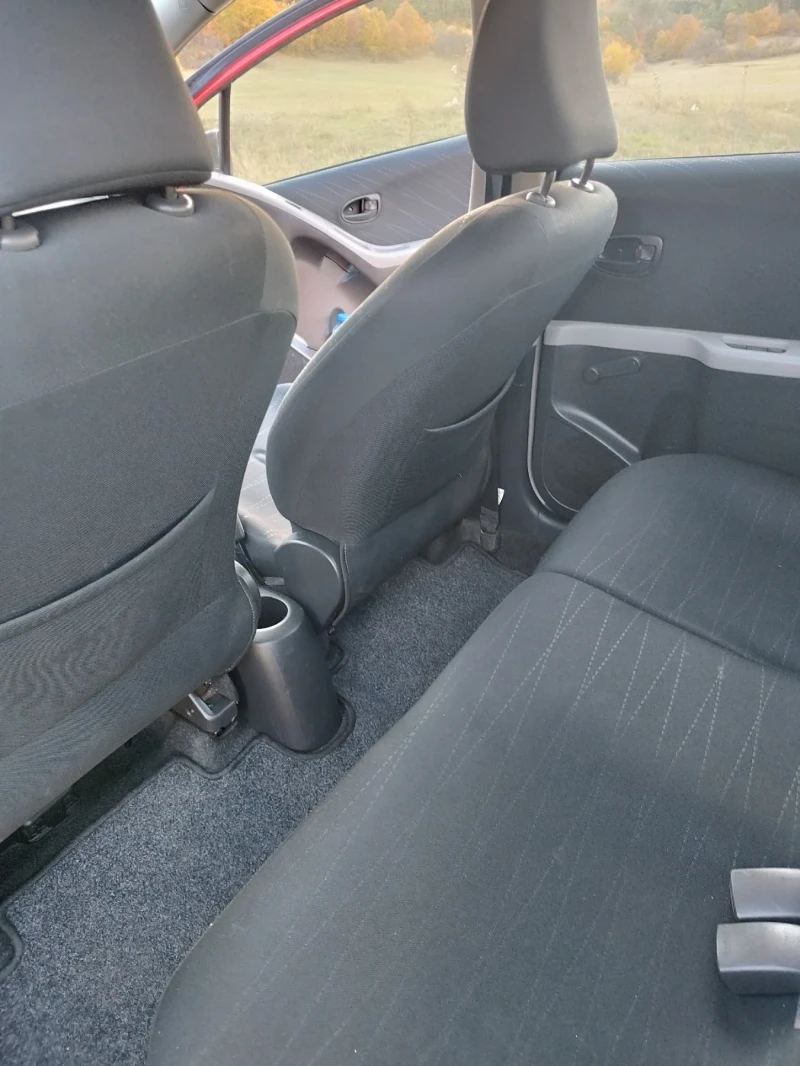 Toyota Yaris, снимка 11 - Автомобили и джипове - 52645626