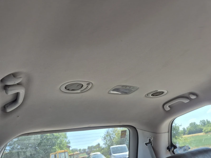 Kia Carnival, снимка 4 - Автомобили и джипове - 52436606