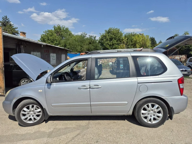 Kia Carnival, снимка 9 - Автомобили и джипове - 52436606