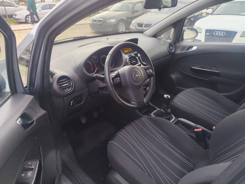 Opel Corsa 1.2 бензин, снимка 11 - Автомобили и джипове - 52650749