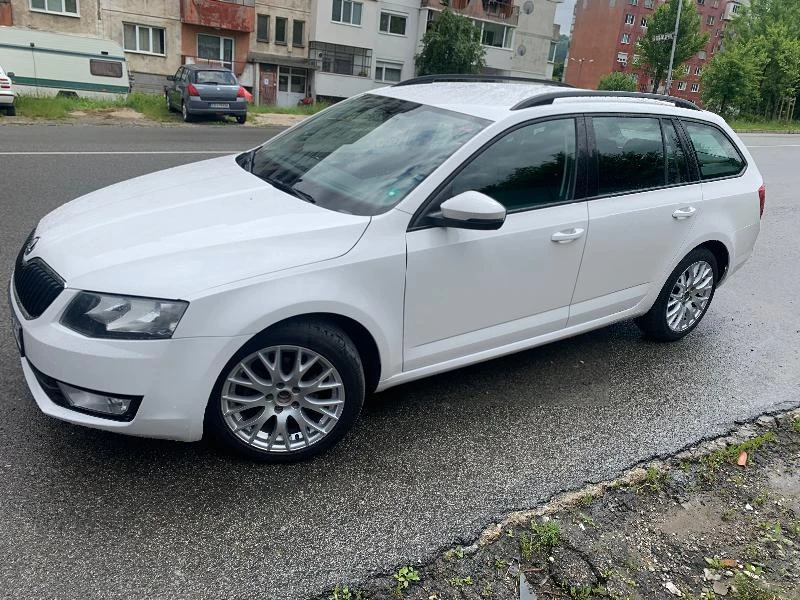 Skoda Octavia 1.6 TDI 4x4, снимка 1 - Автомобили и джипове - 29306154