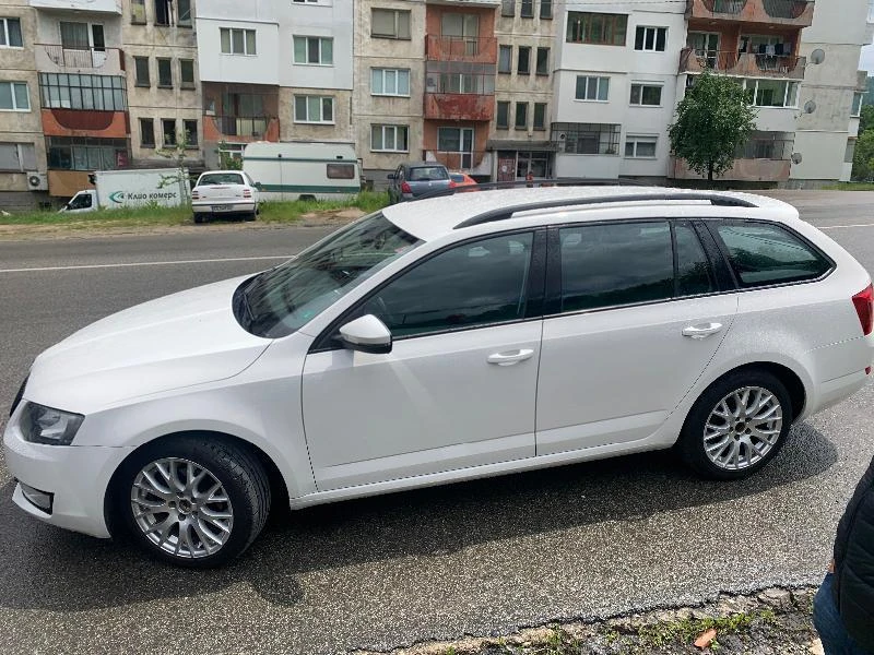 Skoda Octavia 1.6 TDI 4x4, снимка 5 - Автомобили и джипове - 29306154