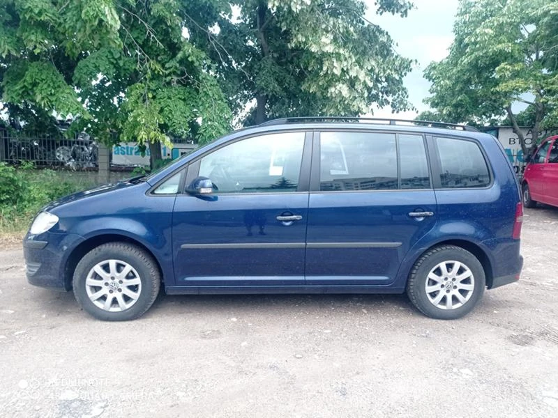 VW Touran 1.9 TDI BXE, снимка 14 - Автомобили и джипове - 35881224