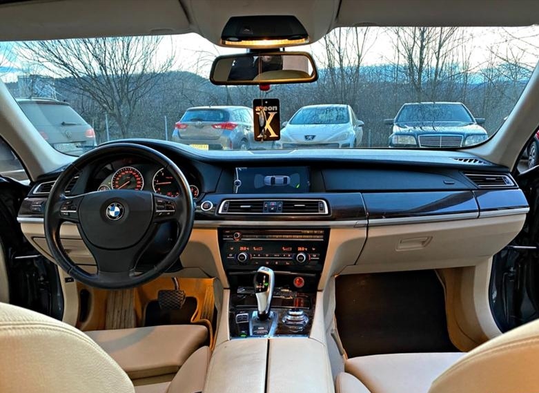 BMW 730 Регистриран , снимка 10 - Автомобили и джипове - 45912983