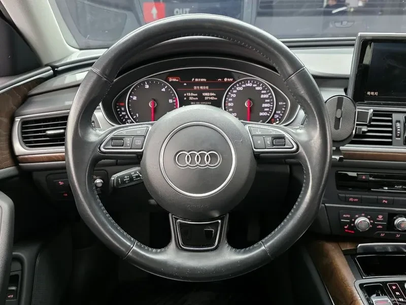 Audi A6 2.0 TDI Dynamic C7, снимка 13 - Автомобили и джипове - 53269745