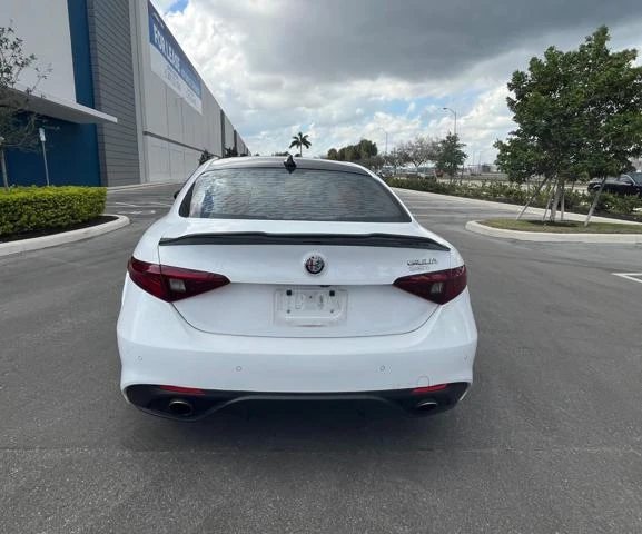 Alfa Romeo Giulia 2017* BSW AS Performance* CARFAX* КРАЙНА ЦЕНА, снимка 5 - Автомобили и джипове - 53887596