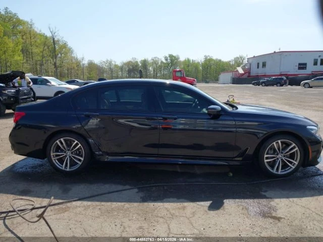 BMW 750 XDRIVE* M-PACK* ПОДГРЕВ* ОБДУХ* HARMAN* HUD* , снимка 8 - Автомобили и джипове - 55387627