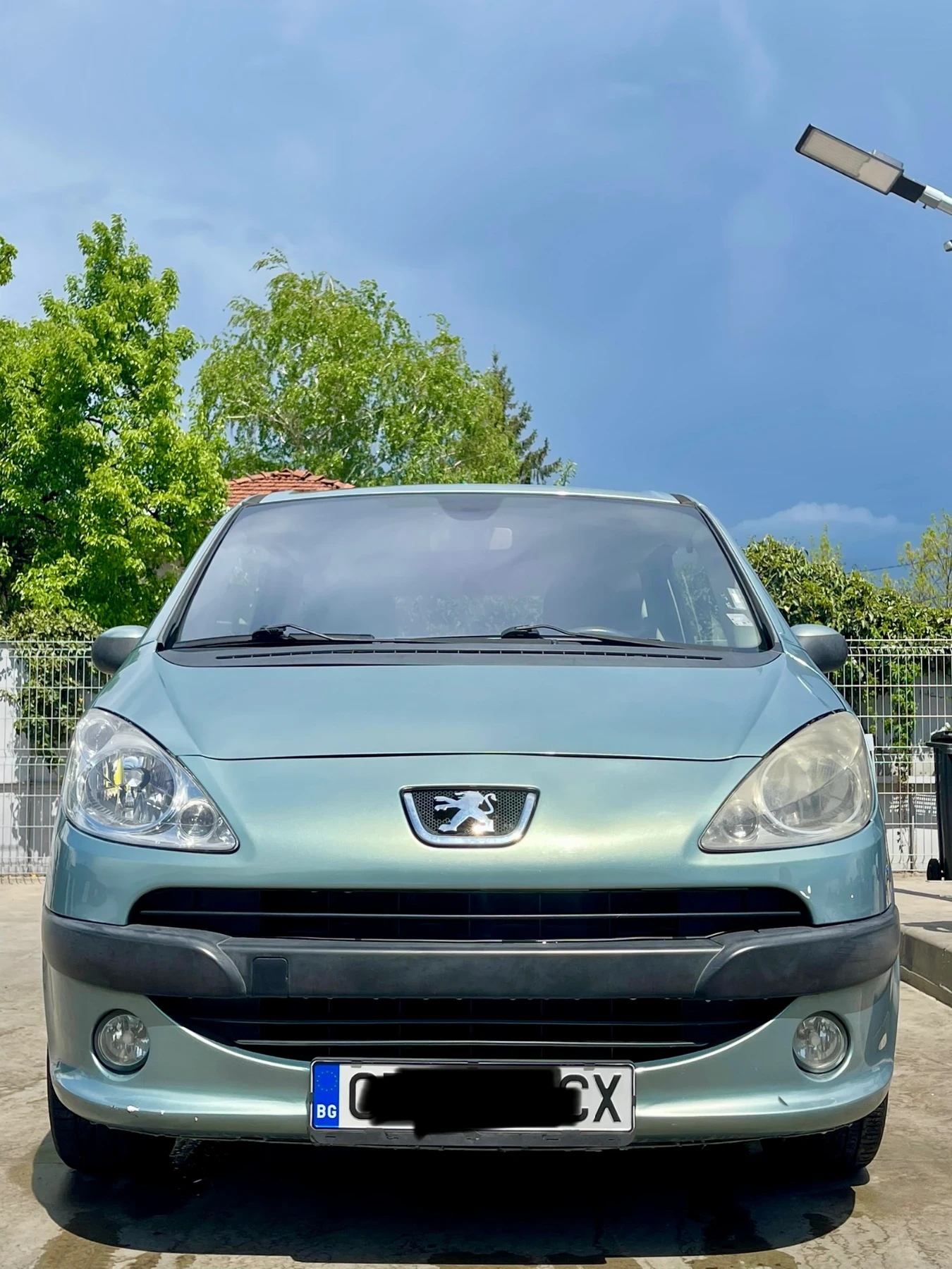 Peugeot 1007 1.4 бензин 75 к.с - изображение 2