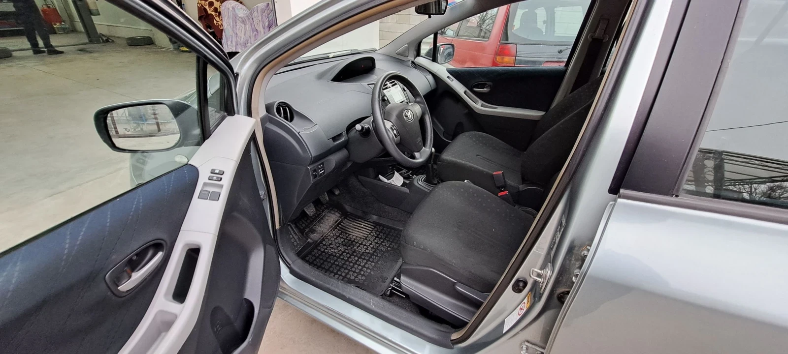 Toyota Yaris 1.3 БЕНЗИН  - изображение 8