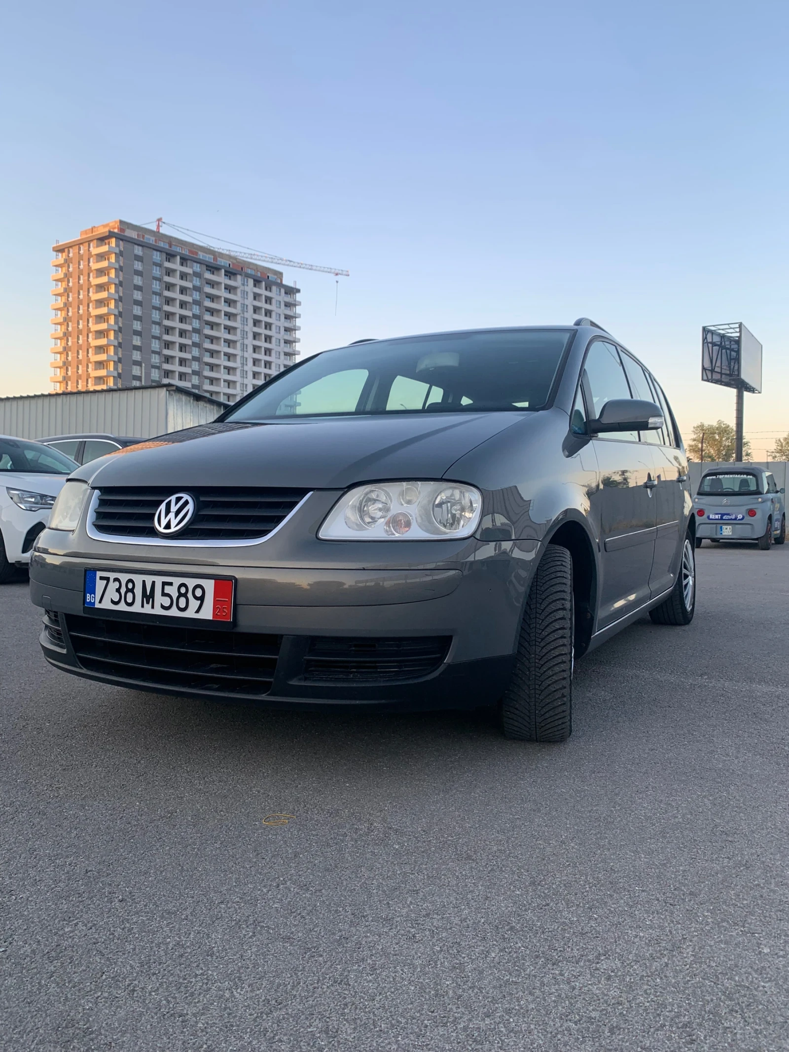 VW Touran 1.6  FSI - изображение 9