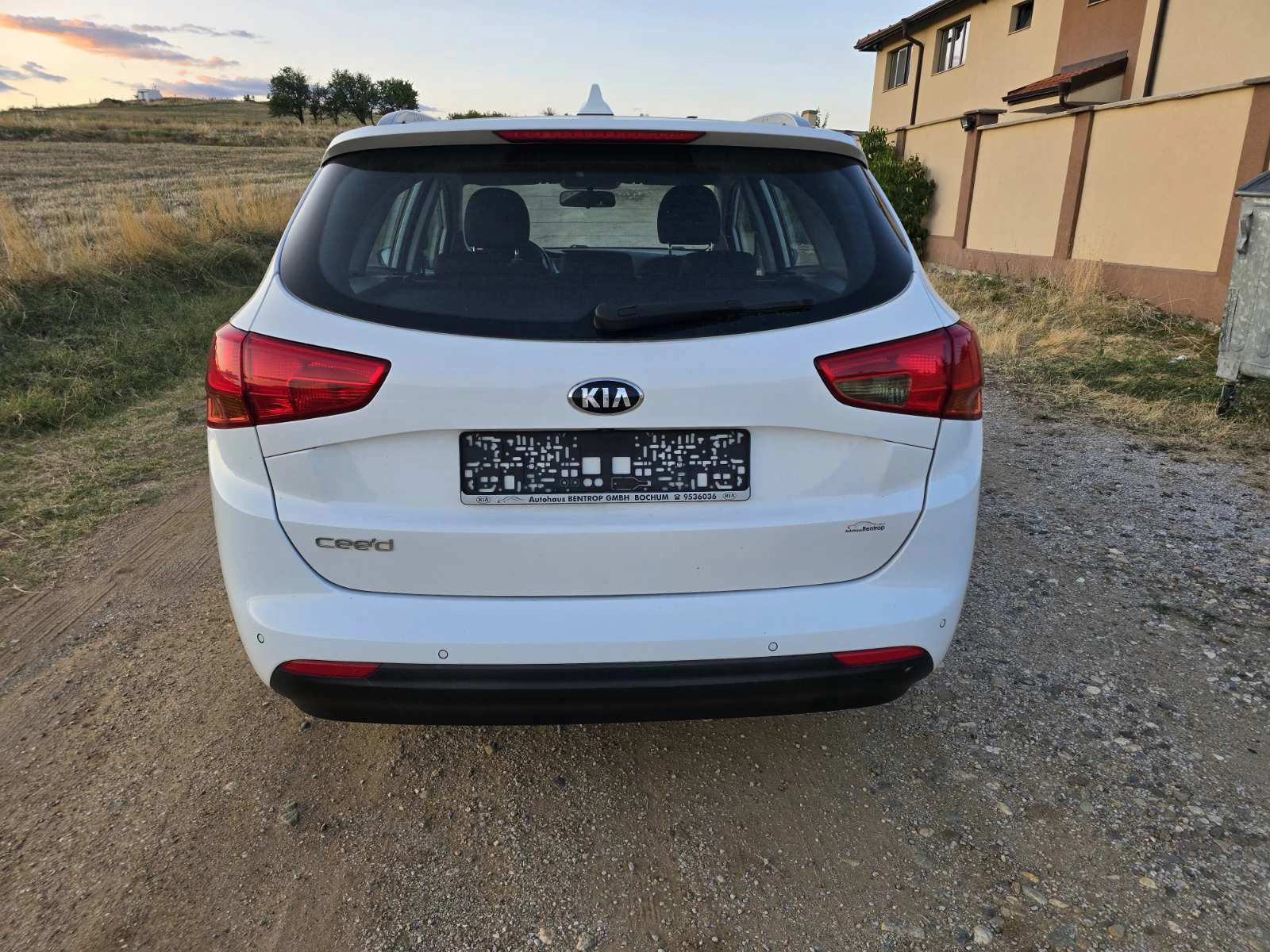Kia Ceed 1.4 CVVT Навигация| Камера| Пълна сервизна история - изображение 7