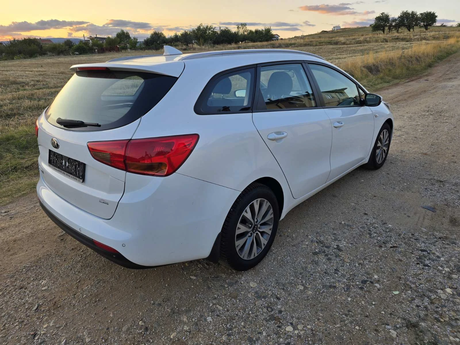 Kia Ceed 1.4 CVVT Навигация| Камера| Пълна сервизна история - изображение 6