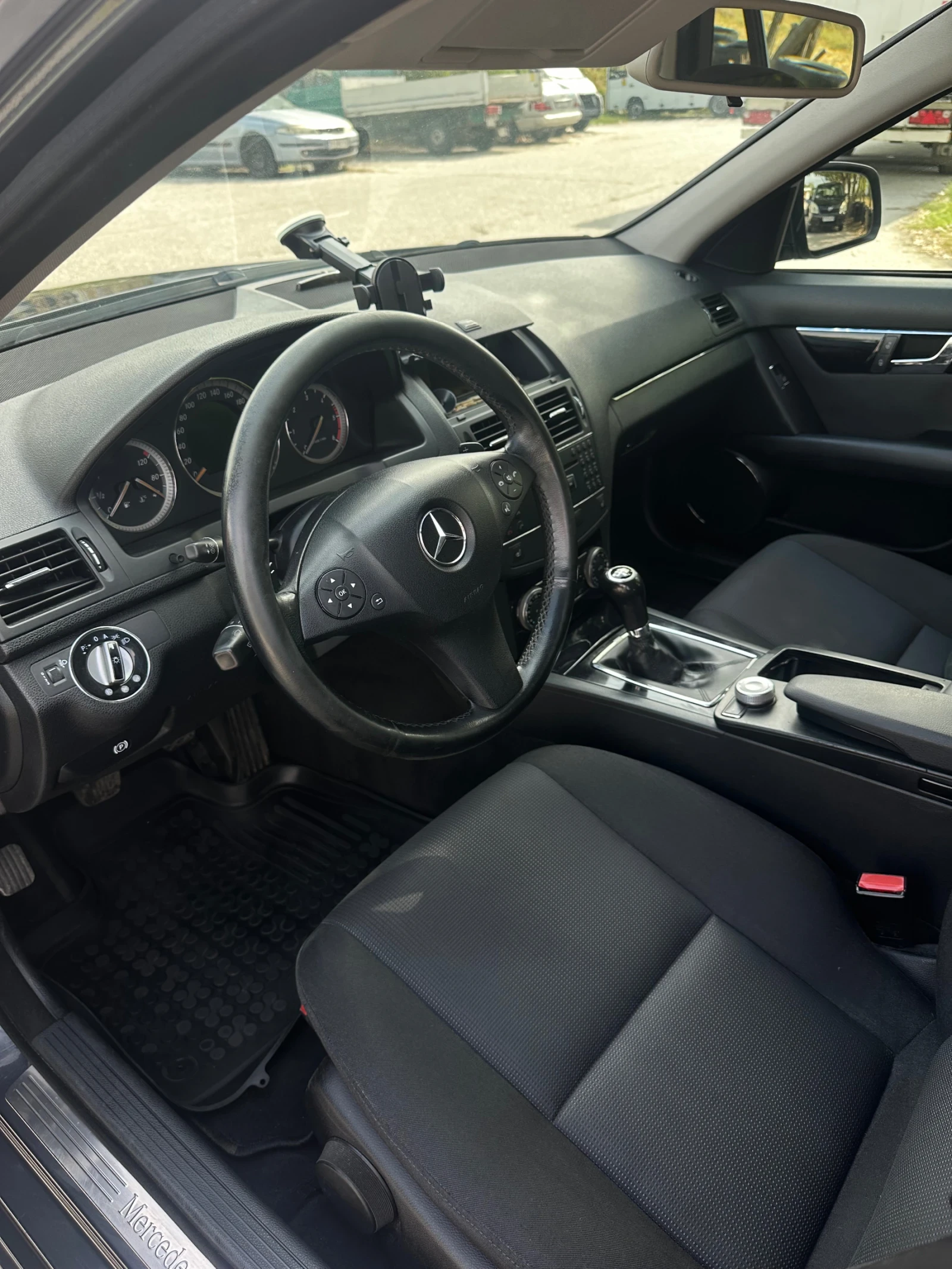 Mercedes-Benz C 200 Комби - изображение 8