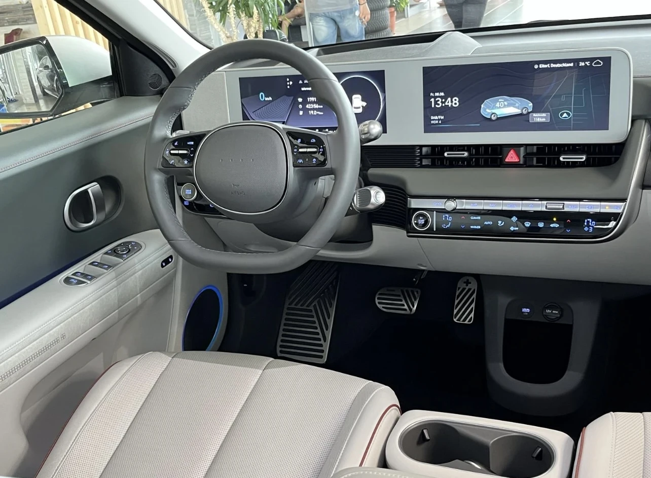 Hyundai Ioniq 5 18000КМ* UNIQ* 325H.P.* 77.4KW* AWD* ГАРАНЦИЯ - изображение 9