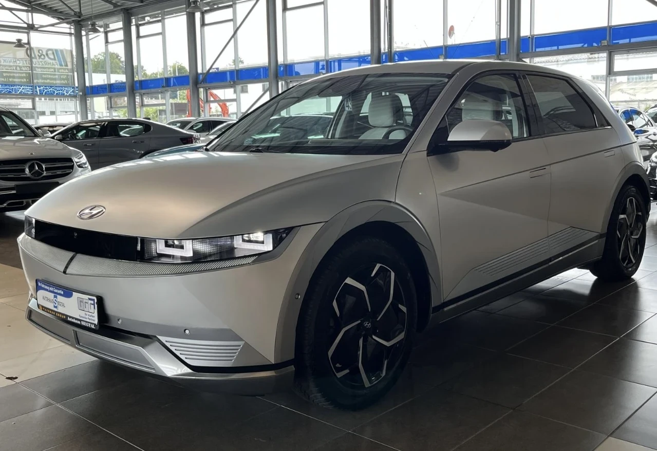 Hyundai Ioniq 5 18000КМ* UNIQ* 325H.P.* 77.4KW* AWD* ГАРАНЦИЯ - изображение 2