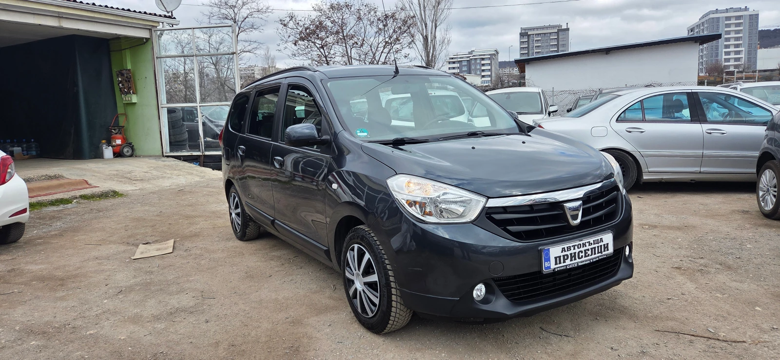 Dacia Lodgy 1.5 dci 7-МЕСТА, снимка 3 - Автомобили и джипове - 53764331