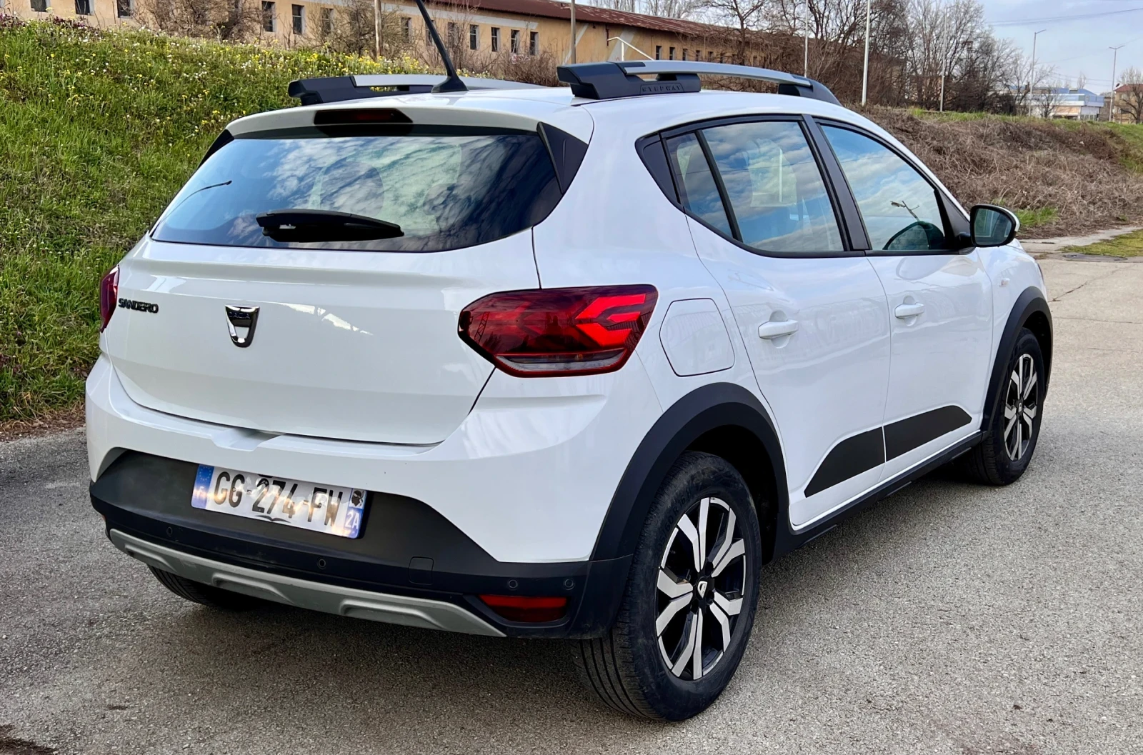 Dacia Sandero Stepway-всички екстри , снимка 5 - Автомобили и джипове - 53978403