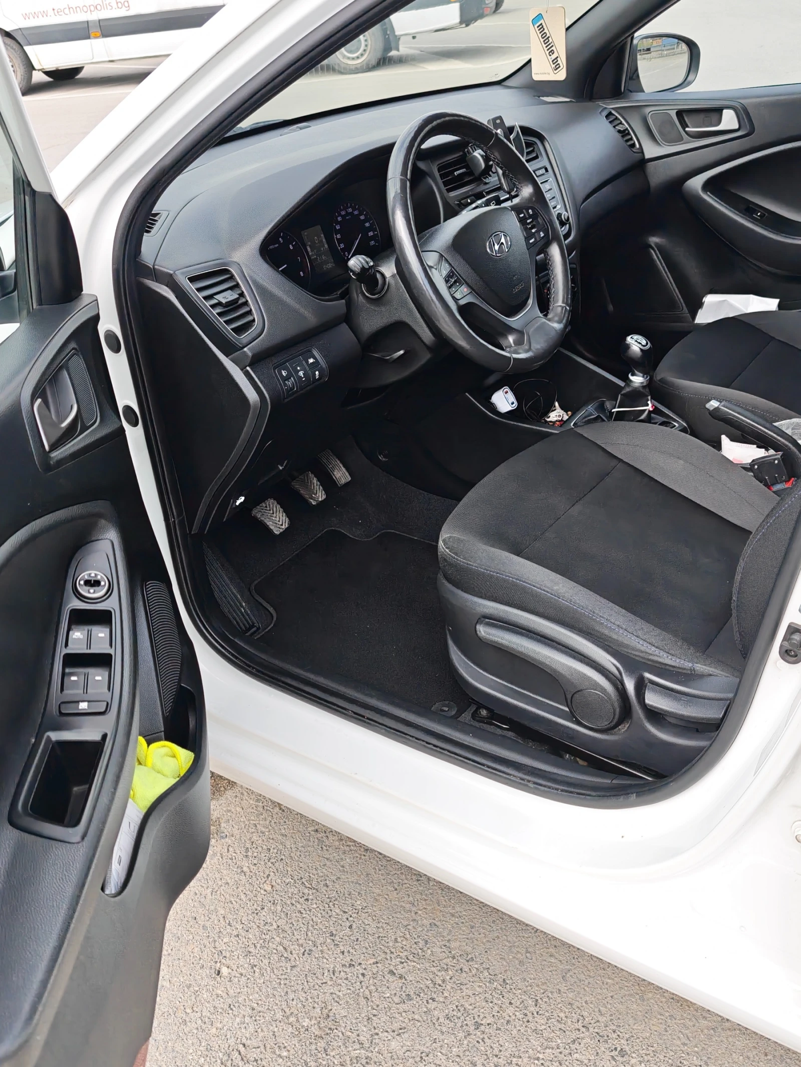 Hyundai I20 1.2 GO, снимка 10 - Автомобили и джипове - 54244684