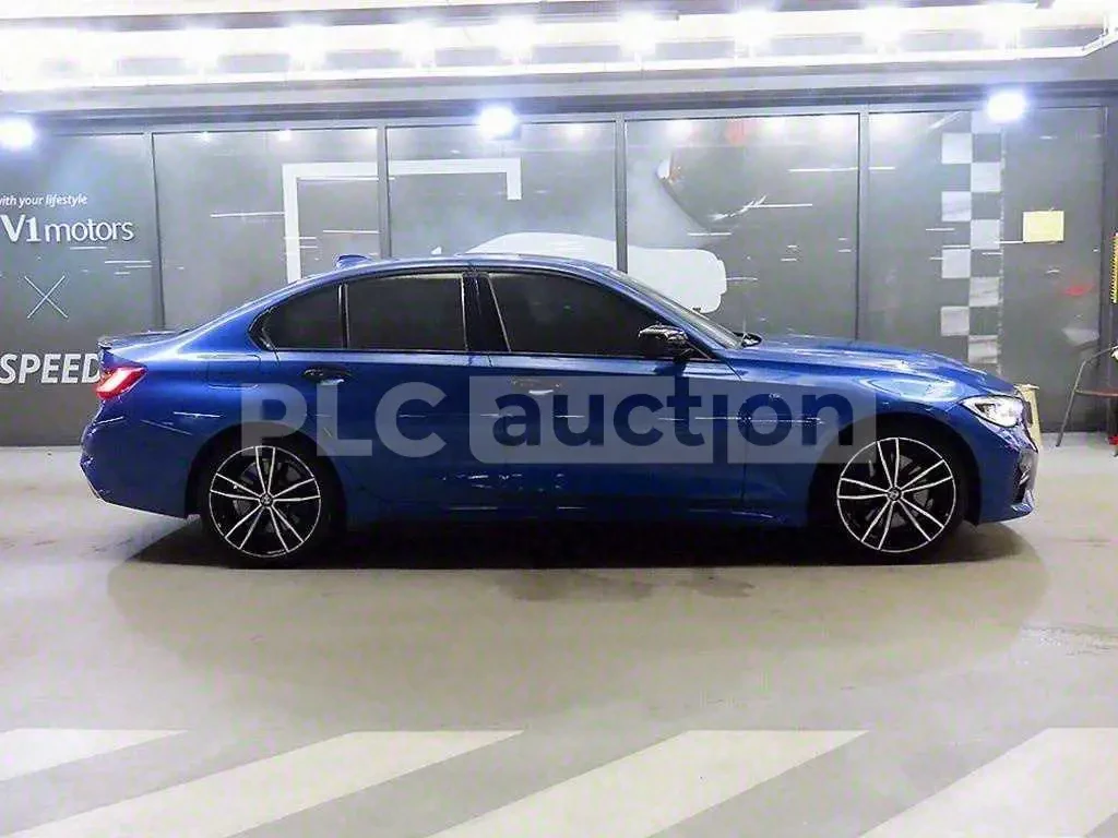 BMW 330 I xDrive| HUD| 360| PANO| AMBIENT, снимка 3 - Автомобили и джипове - 54257412