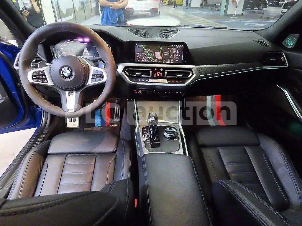 BMW 330 I xDrive| HUD| 360| PANO| AMBIENT, снимка 9 - Автомобили и джипове - 54257412