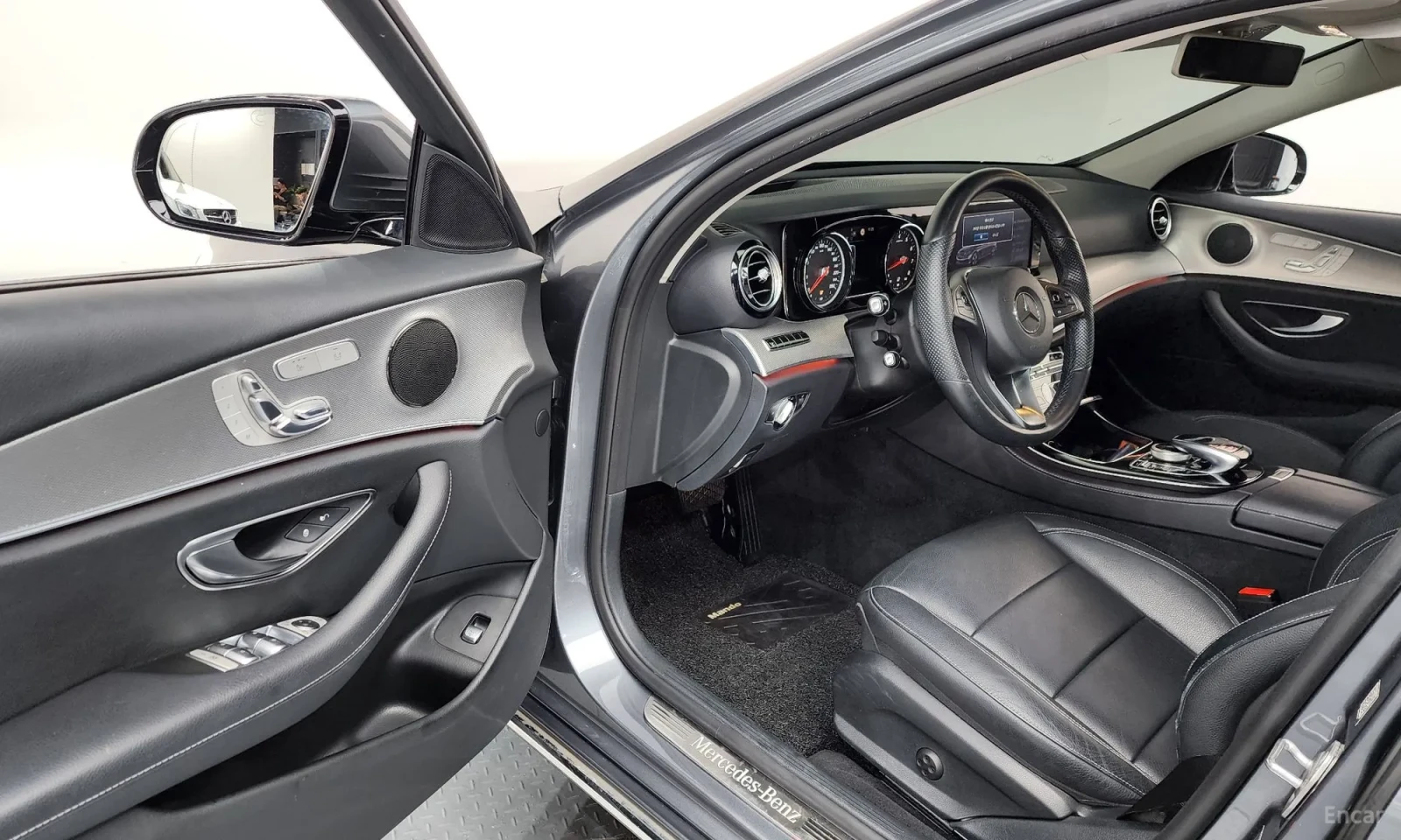Mercedes-Benz E 200  E200 Avantgarde, снимка 4 - Автомобили и джипове - 54675315