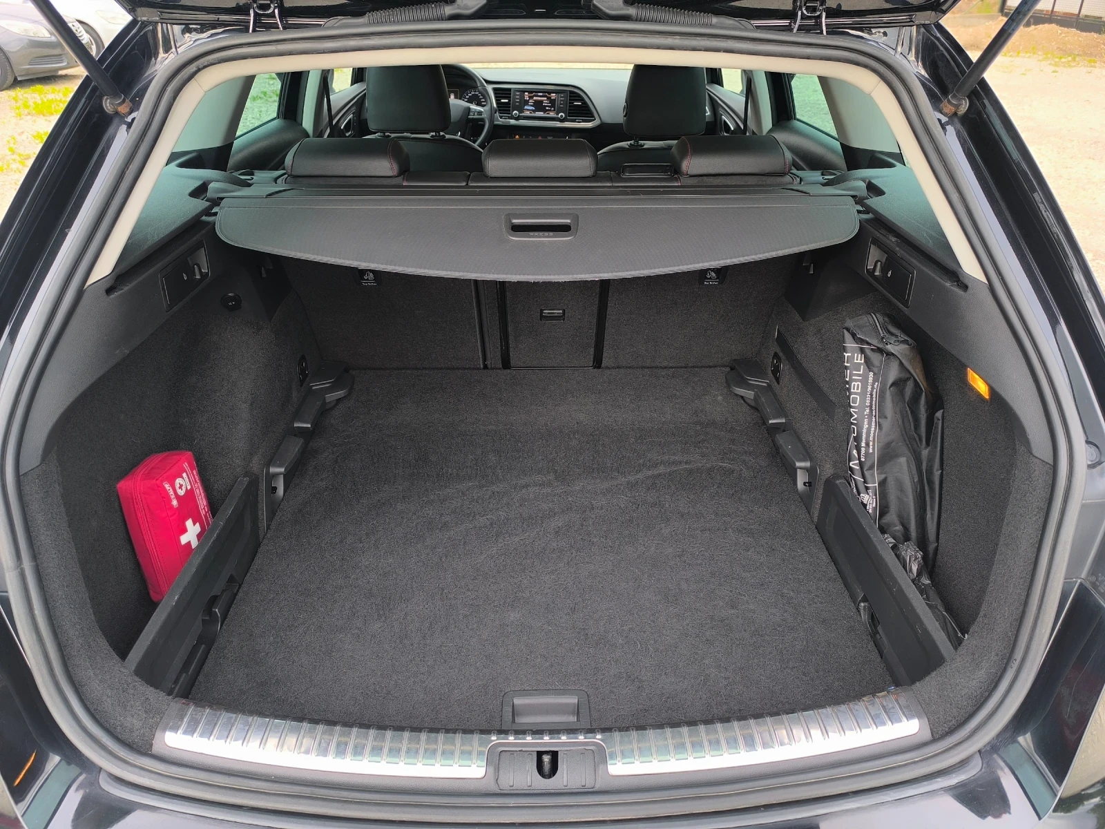 Seat Leon 2.0 TDI, FR, EXECUTIVE, снимка 9 - Автомобили и джипове - 54906365