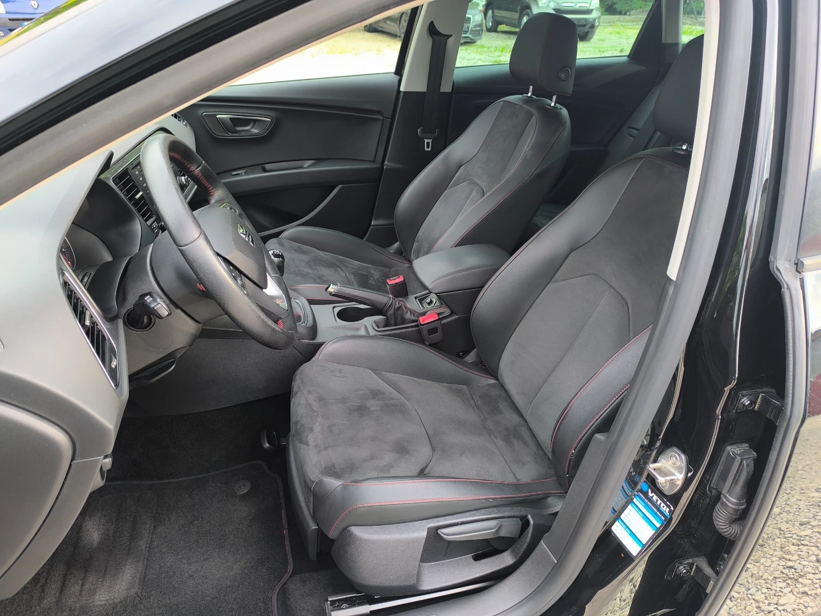 Seat Leon 2.0 TDI, FR, EXECUTIVE, снимка 13 - Автомобили и джипове - 54906365