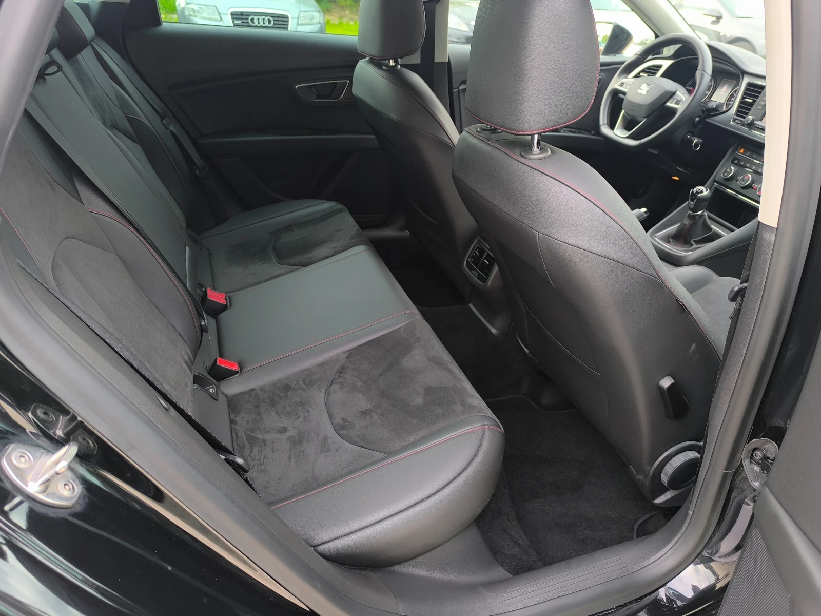 Seat Leon 2.0 TDI, FR, EXECUTIVE, снимка 15 - Автомобили и джипове - 54906365