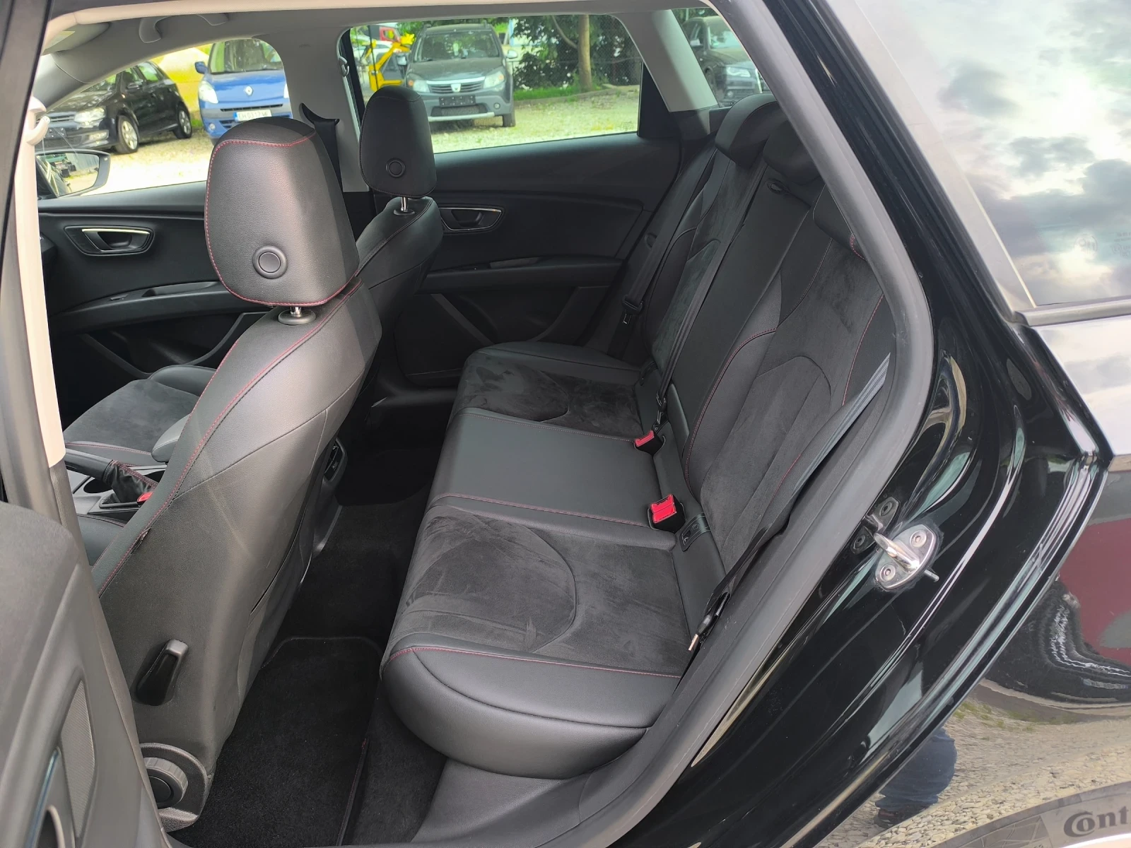 Seat Leon 2.0 TDI, FR, EXECUTIVE, снимка 14 - Автомобили и джипове - 54906365