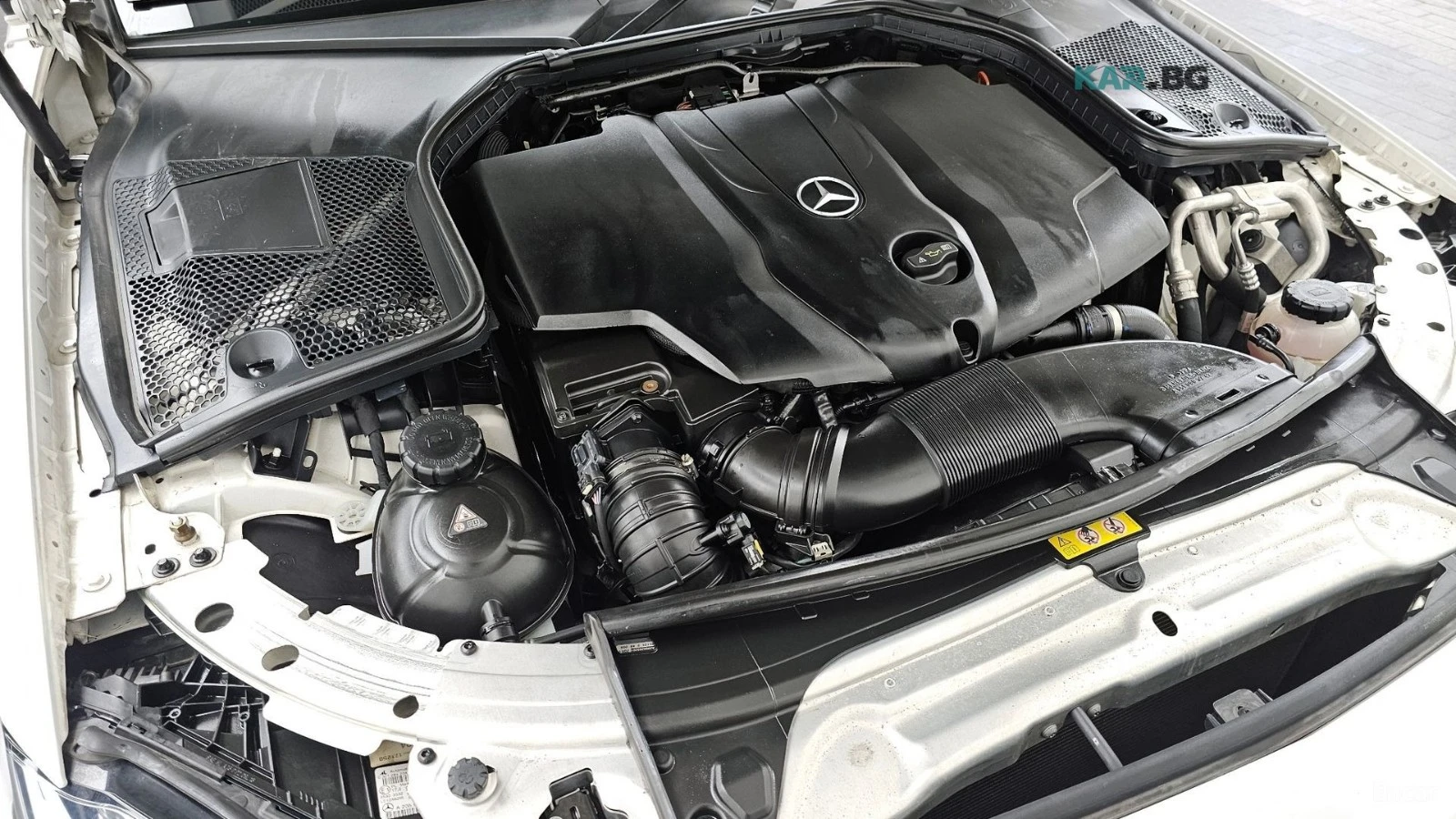 Mercedes-Benz C 220 * AMG* КОЖА* ПОДГРЕВ* ПАНОРАМА* HEAD-UP* КАМЕРА* , снимка 6 - Автомобили и джипове - 54959125