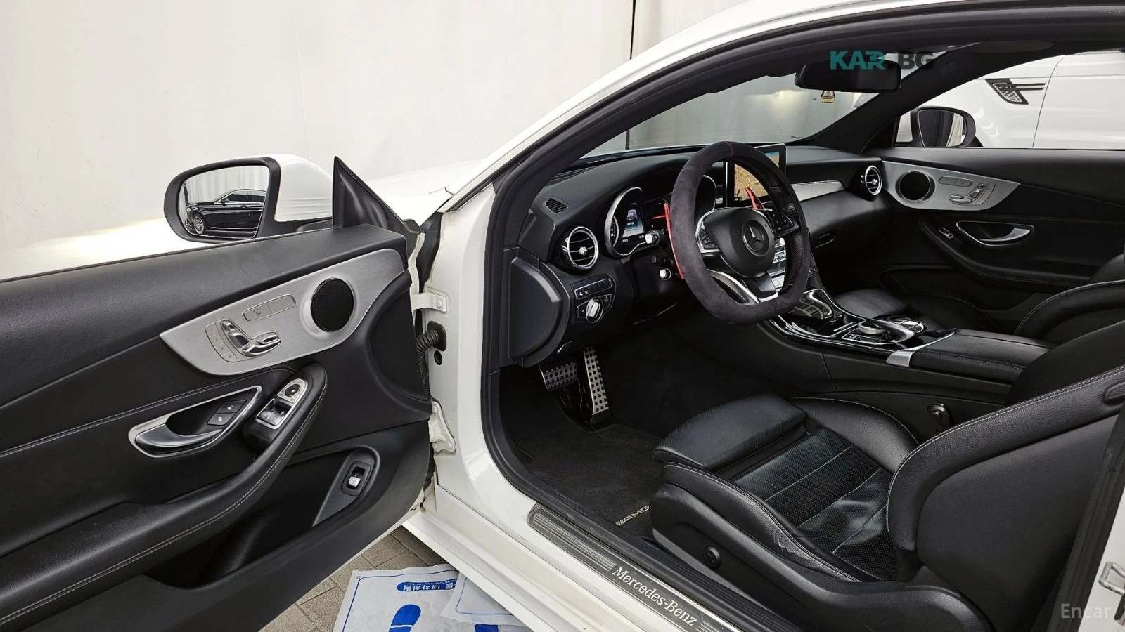 Mercedes-Benz C 220 * AMG* КОЖА* ПОДГРЕВ* ПАНОРАМА* HEAD-UP* КАМЕРА* , снимка 10 - Автомобили и джипове - 54959125