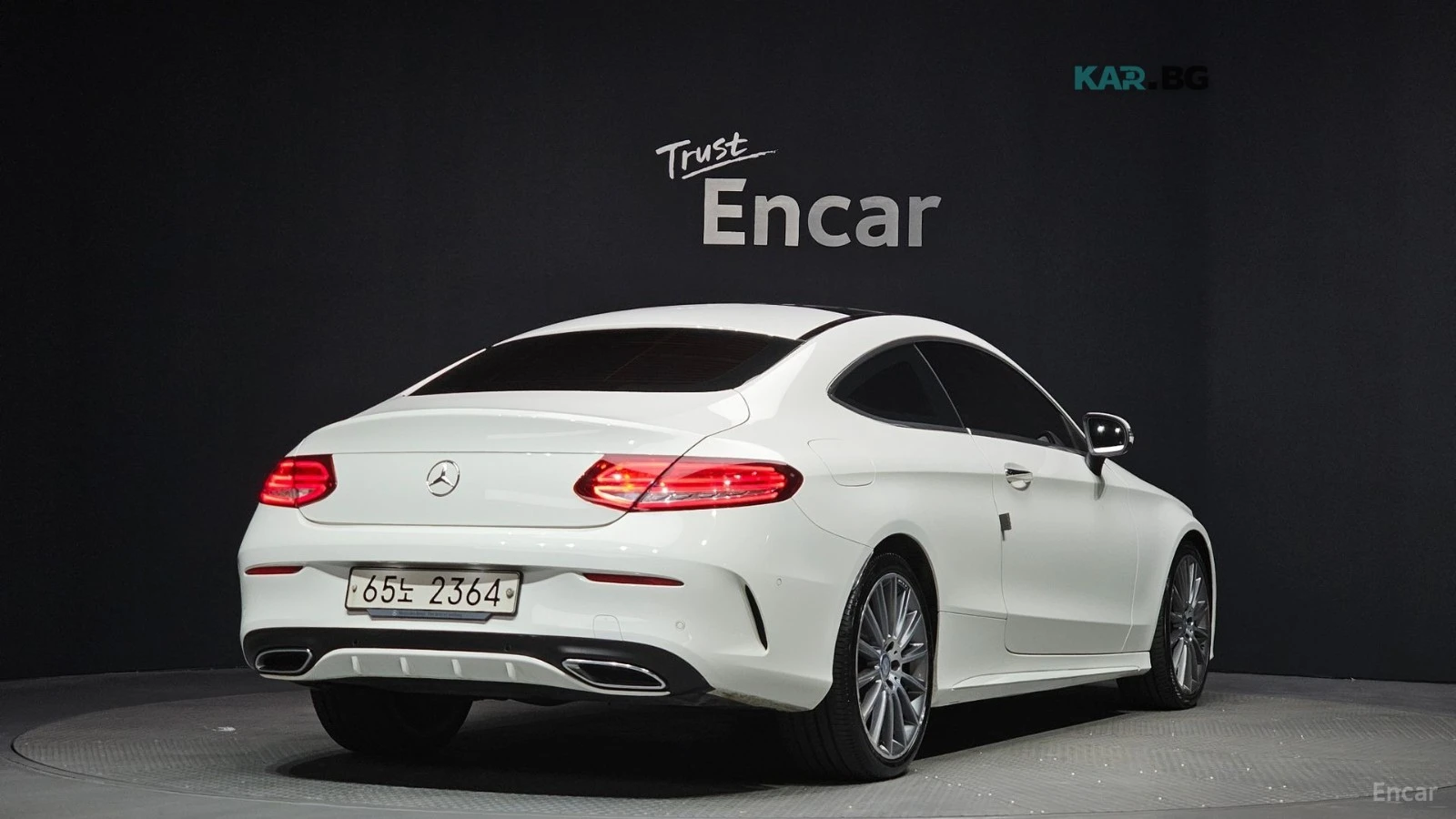 Mercedes-Benz C 220 * AMG* КОЖА* ПОДГРЕВ* ПАНОРАМА* HEAD-UP* КАМЕРА* , снимка 2 - Автомобили и джипове - 54959125