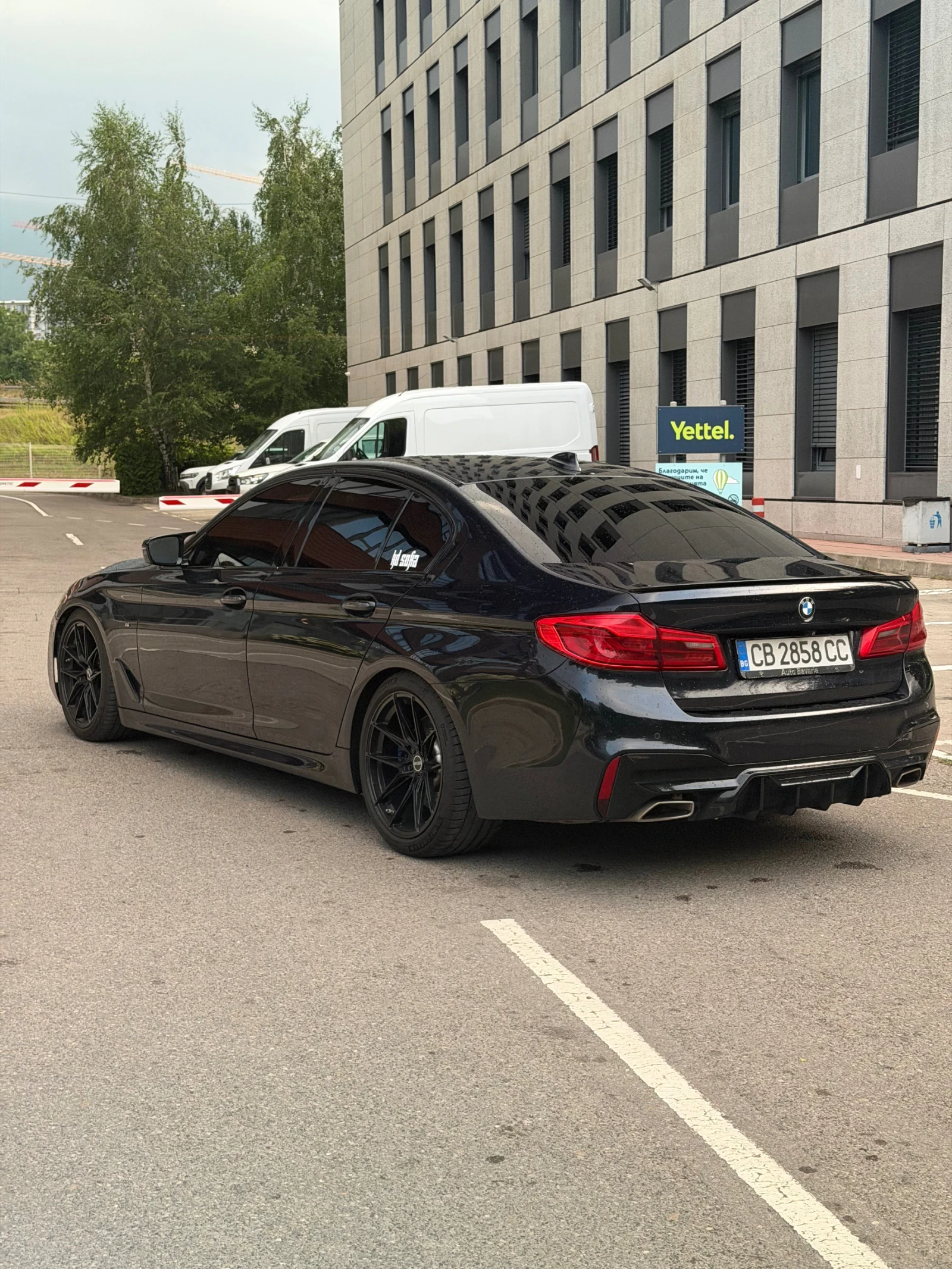 BMW 530 xDrive Full Екстри, снимка 6 - Автомобили и джипове - 55149709