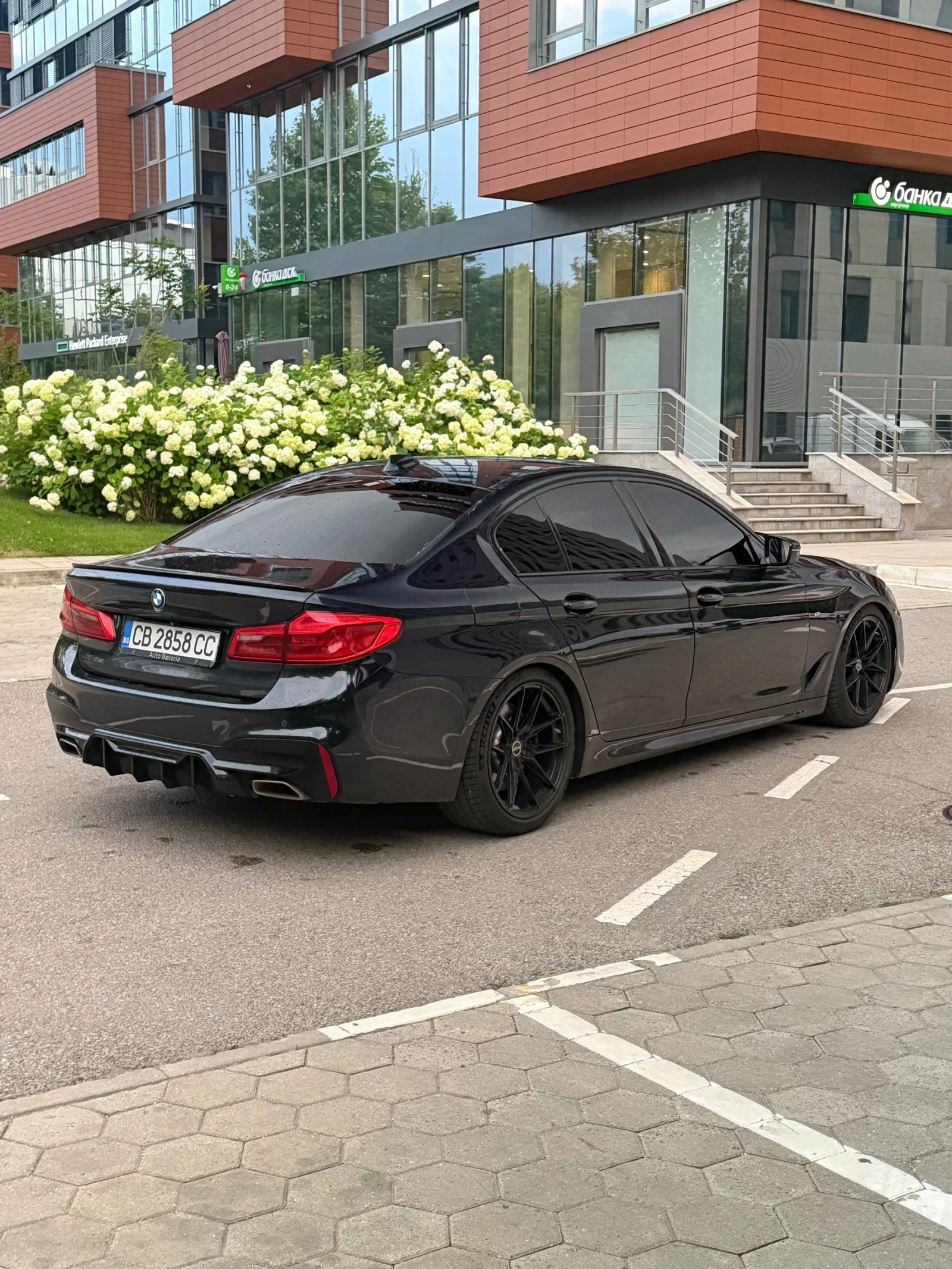 BMW 530 xDrive Full Екстри, снимка 4 - Автомобили и джипове - 55149709