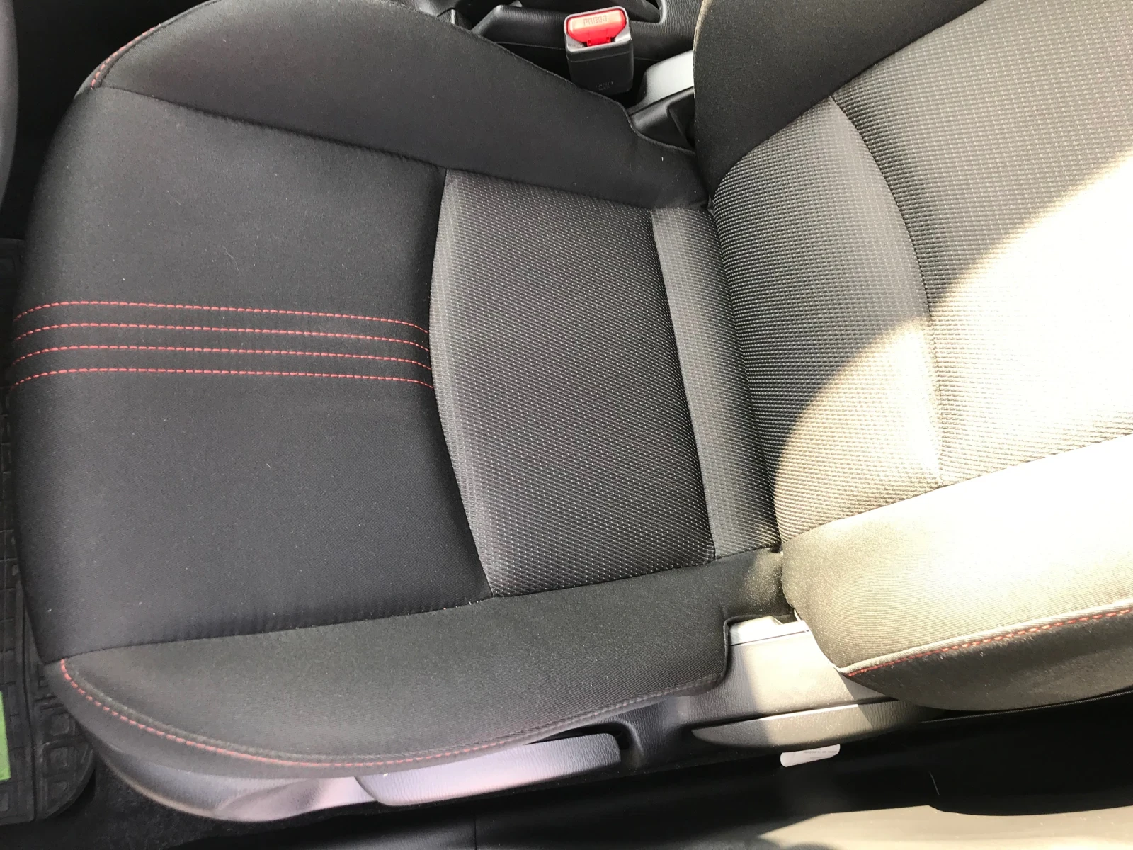 Mazda 2 1.5I 2800km, снимка 13 - Автомобили и джипове - 55450584