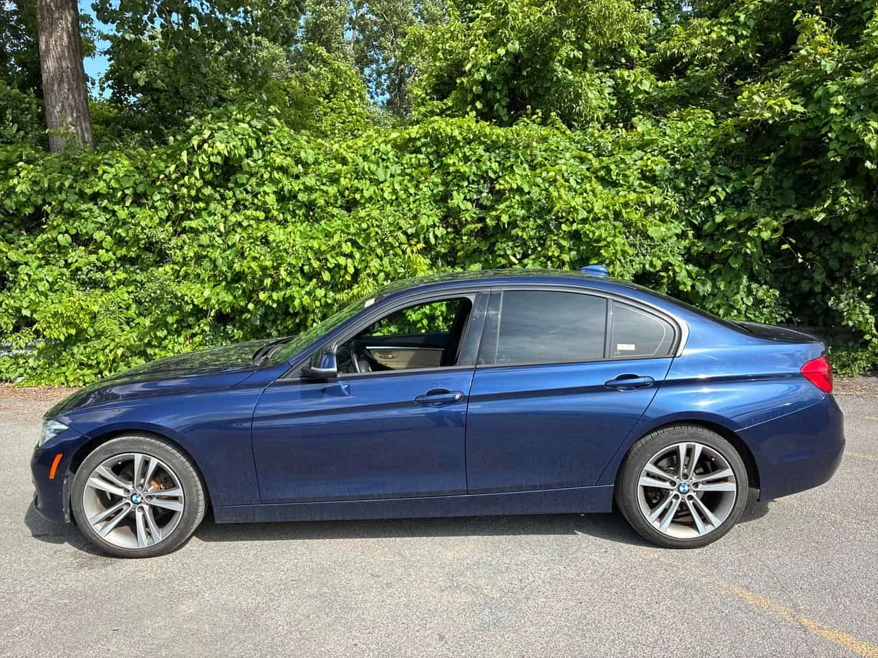 BMW 330 * xDrive * ГЛАВНО ПРЕДСТАВИТЕЛСТВО НА BMW, снимка 2 - Автомобили и джипове - 55481671