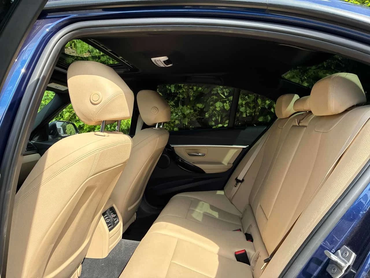 BMW 330 * xDrive * ГЛАВНО ПРЕДСТАВИТЕЛСТВО НА BMW, снимка 11 - Автомобили и джипове - 55481671