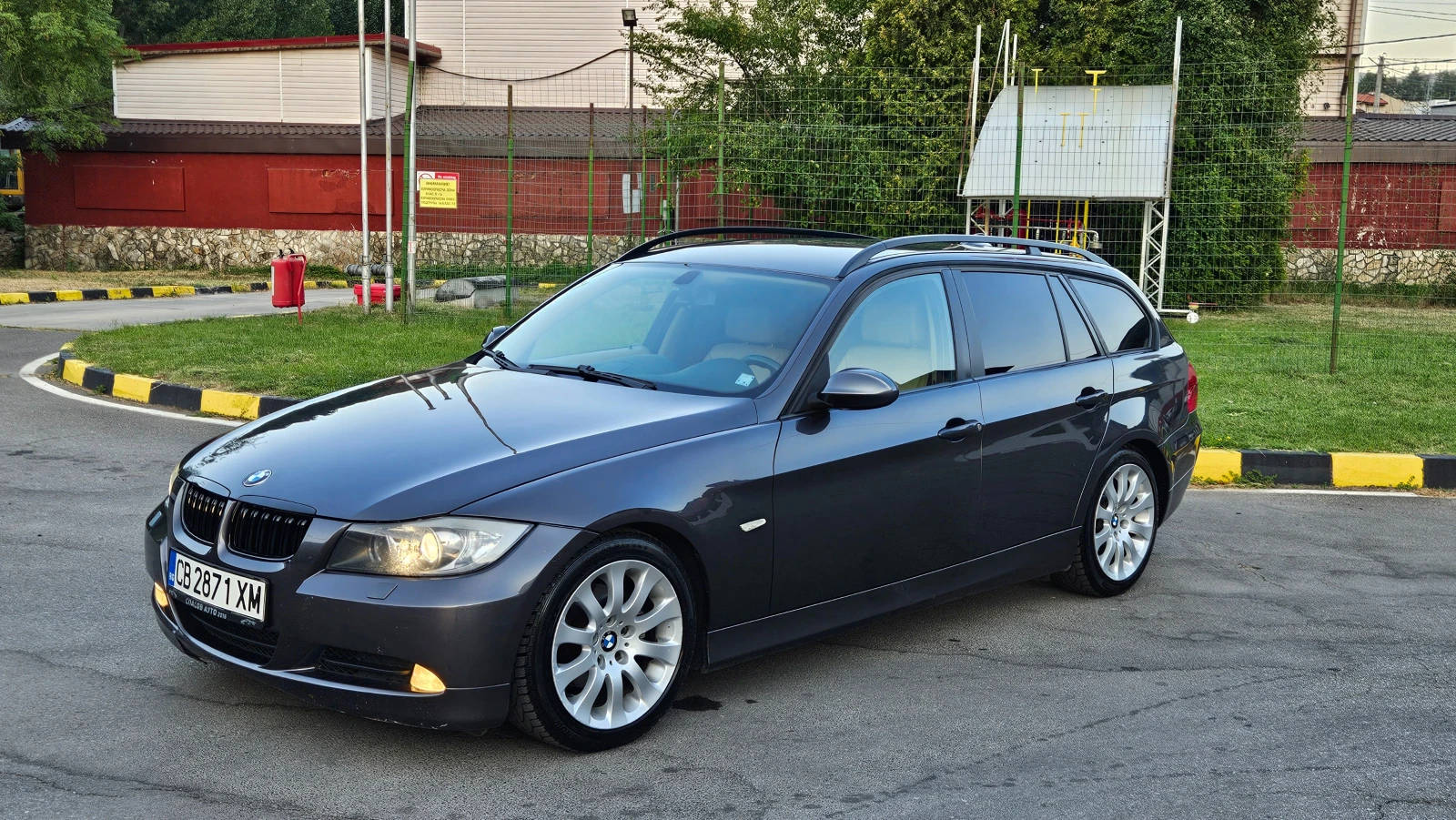 BMW 320 M47 AVTOMAT/KOJA/NAVIG, снимка 2 - Автомобили и джипове - 55592985
